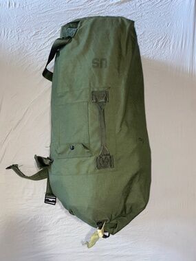 Large Military Duffle Bag/ Travel Bag Military Surplus Vintage